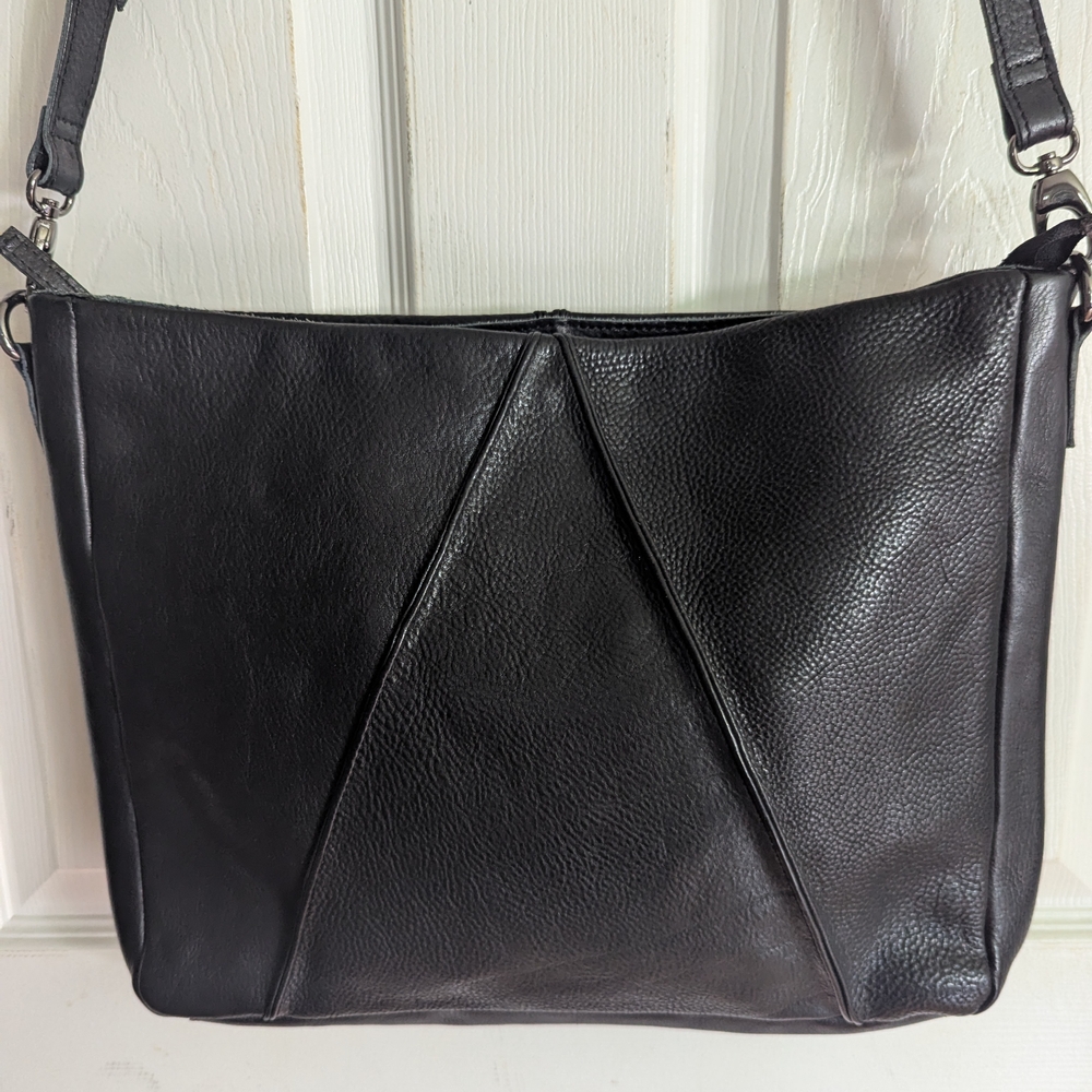 Elk Black Leather Shoulder Bag